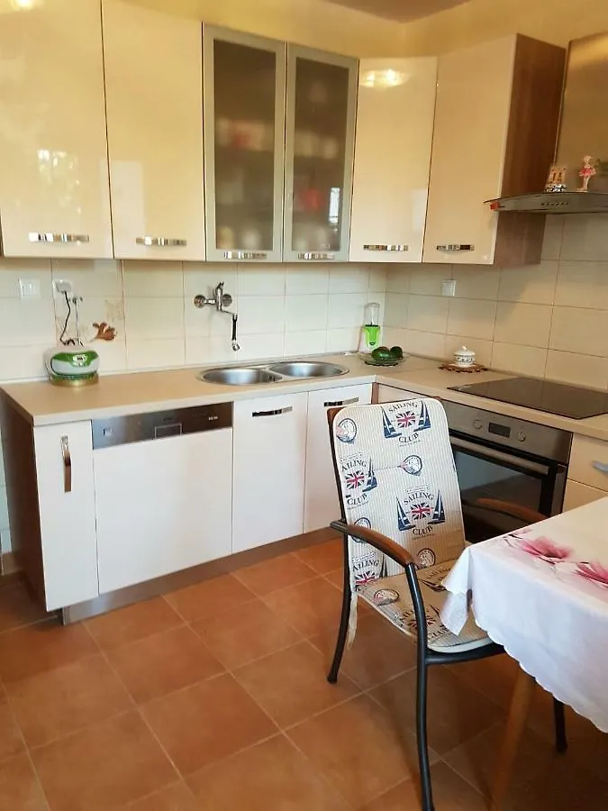 2B Apartment Trogir 0*,